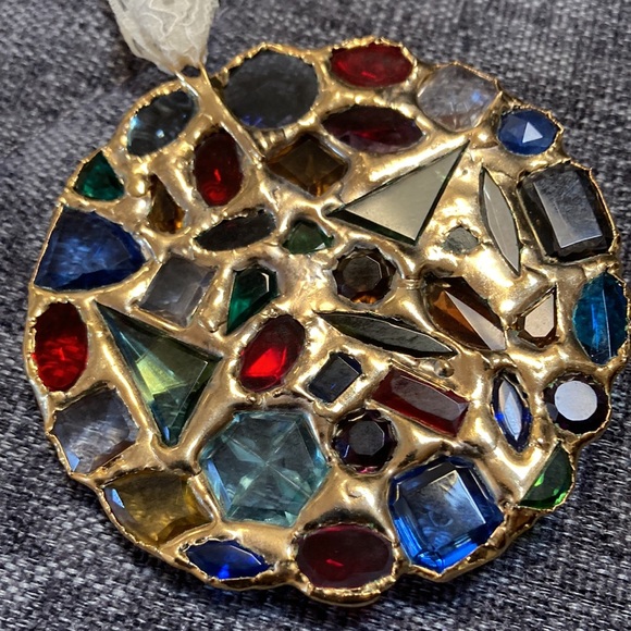 Bee Ornament - Picture 2 of 3